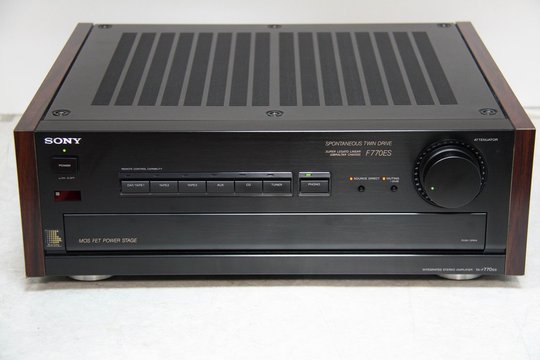 Sony lancierte in den 80er-Jahren eine ganze Reihe MOSFET-Verstärker, die mit toller Haptik und gutem Phono-Eingang aufwarten. Sie sind auch heute noch eine Überlegung wert.